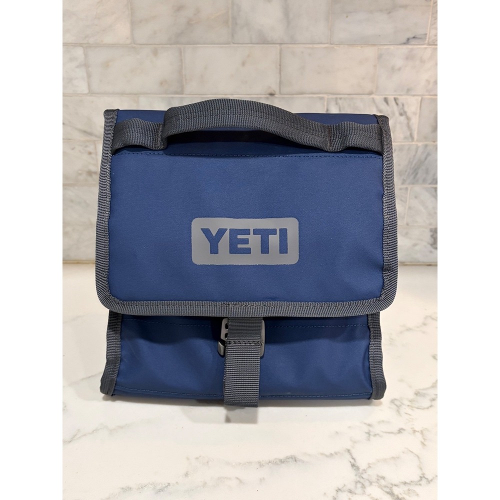 YETI Daytrip Lunch Bag Navy Blue USGA 1894 Golf Shield Insulated Cooler Bag